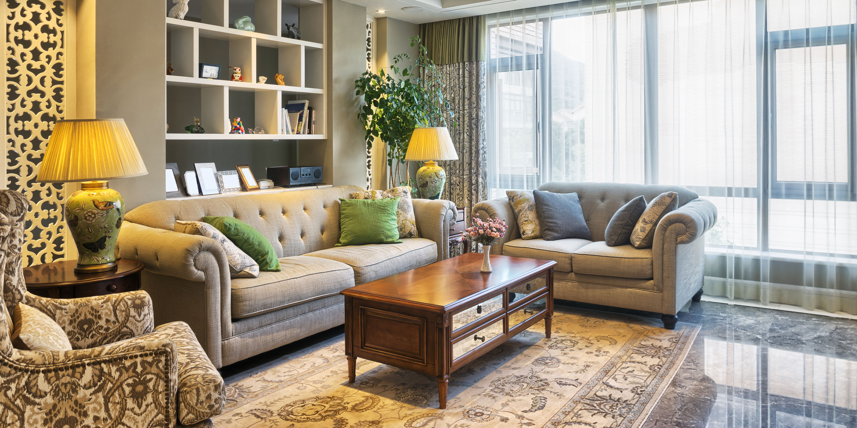 Domestic and residential expert decorator with over 26 years of experience.